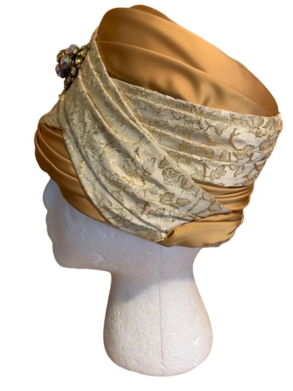 VINTAGE SHILLITOS 1960'S GOLD & CREAM SATIN RUCHED BROCADE TURBAN STYLE HAT - Picture 7 of 13